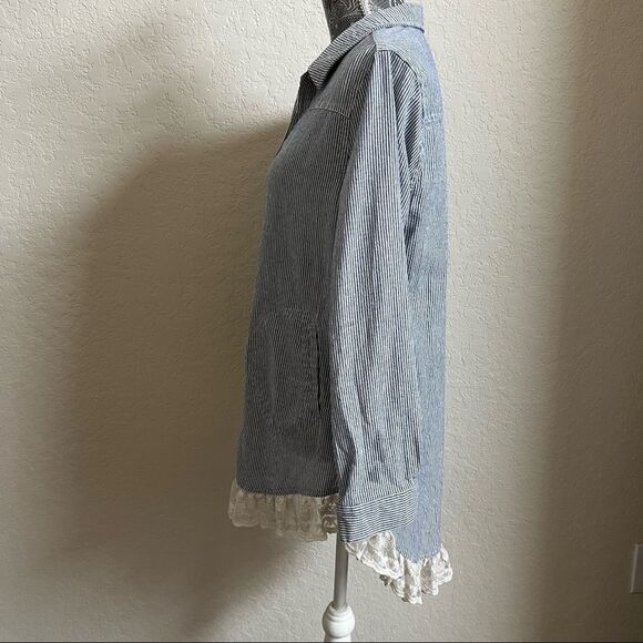 Umgee Women’s Medium Pinstripe Lace High Low Button Down Tunic Top - Picture 3 of 8